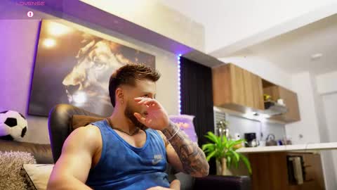 Snapshot of davidd_blake chatting on 10.30.25 David Blakee online show from 10.30.25