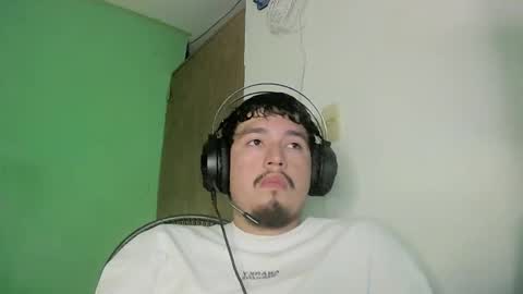 Snapshot of davidlasecuela chatting on 02.20.26 DavidSkinny online show from 02.20.26