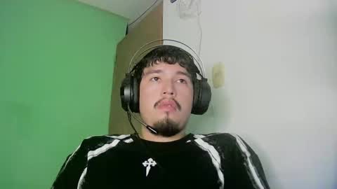 Snapshot of davidlasecuela chatting on 02.22.26 DavidSkinny online show from 02.22.26