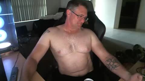 Snapshot of davidpineapple chatting on 12.04.25 davidpineapple online show from 12.04.25