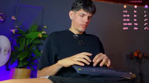 daviid_huge online show from 11.10.25