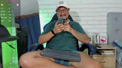 Snapshot of daviidevans chatting on 09.23.25 David Evans online show from 09.23.25