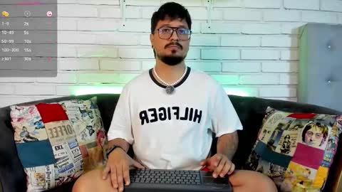 Snapshot of daviidevans chatting on 11.27.25 David Evans online show from 11.27.25