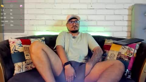 Snapshot of daviidevans chatting on 11.29.25 David Evans online show from 11.29.25