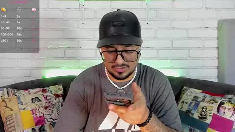 Snapshot of daviidevans chatting on 12.16.25 David Evans online show from 12.16.25