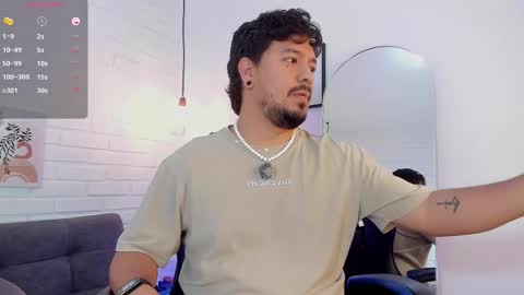 Snapshot of daviidevans chatting on 12.22.25 David Evans online show from 12.22.25