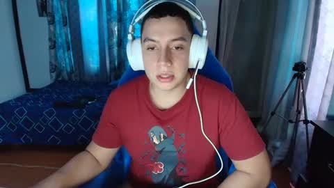 Snapshot of davinson_01 chatting on 01.06.25 Davinson online show from 01.06.25