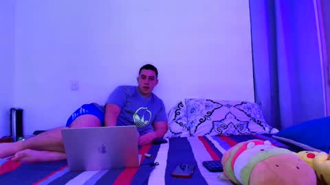 Snapshot of davinson_01 chatting on 01.15.25 Davinson online show from 01.15.25