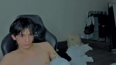 Snapshot of davisross chatting on 12.29.24 davis online show from 12.29.24