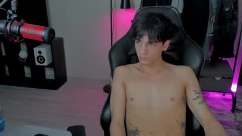 Snapshot of davisross chatting on 01.31.25 davis online show from 01.31.25