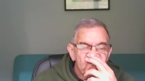 Snapshot of davygravy chatting on 10.10.25 davygravy online show from 10.10.25