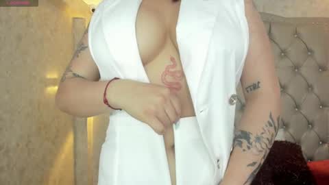 Snapshot of dawa_angels chatting on 02.14.25 DAWA ANGELS online show from 02.14.25