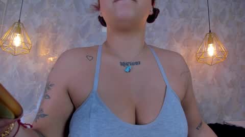 Snapshot of dawa_angels chatting on 09.22.25 DAWA ANGELS online show from 09.22.25