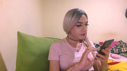 Snapshot of dayanna_01_ chatting on 12.29.24 dayanna_01_ online show from 12.29.24