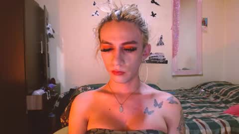 Snapshot of dayanna_01_ chatting on 07.11.26 dayanna_01_ online show from 07.11.26
