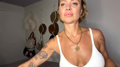 Dayoff online show from 04.25.26