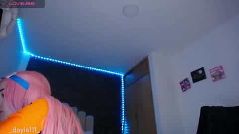 Snapshot of dayis_sweet chatting on 11.25.25 Dayis online show from 11.25.25