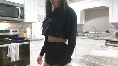 Snapshot of dazeydo chatting on 12.14.24 Dazey online show from 12.14.24