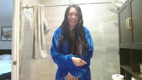 Snapshot of dazeydo chatting on 11.29.25 Dazey online show from 11.29.25