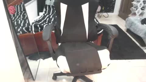 stephaniechim online show from 01.11.25