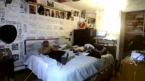 Snapshot of dbeamon92 chatting on 02.23.26 dbeamon92 online show from 02.23.26