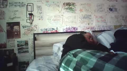 Snapshot of dbeamon92 chatting on 04.16.26 dbeamon92 online show from 04.16.26