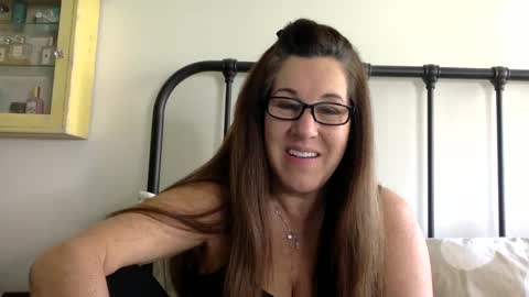 DDMolly online show from 12.30.24