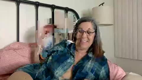 DDMolly online show from 04.18.26
