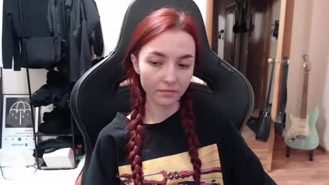 Snapshot of dead_girll chatting on 12.05.24 freak online show from 12.05.24