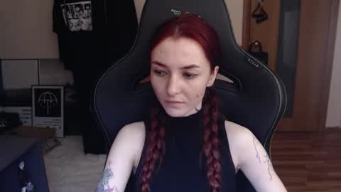 Snapshot of dead_girll chatting on 02.20.25 freak online show from 02.20.25