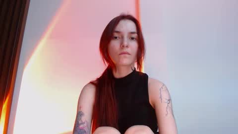 Snapshot of dead_girll chatting on 09.18.25 freak online show from 09.18.25