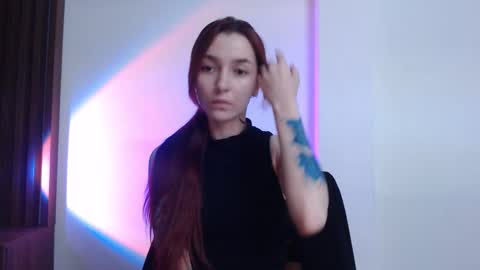 Snapshot of dead_girll chatting on 10.12.25 freak online show from 10.12.25