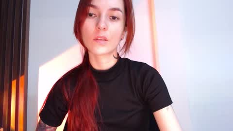 Snapshot of dead_girll chatting on 10.21.25 freak online show from 10.21.25