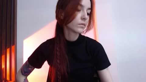 Snapshot of dead_girll chatting on 10.24.25 freak online show from 10.24.25