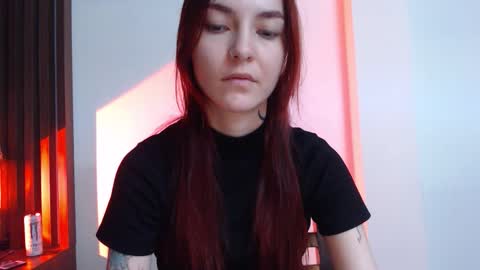 Snapshot of dead_girll chatting on 11.01.25 freak online show from 11.01.25