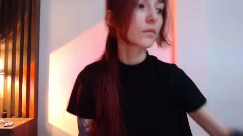 Snapshot of dead_girll chatting on 11.10.25 freak online show from 11.10.25