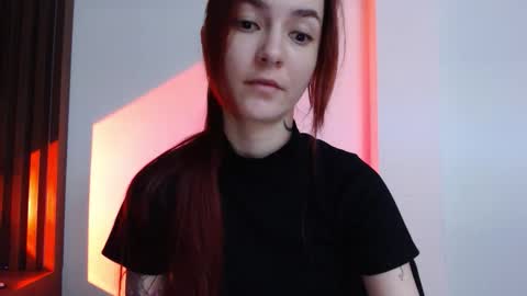 Snapshot of dead_girll chatting on 11.12.25 freak online show from 11.12.25