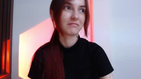 Snapshot of dead_girll chatting on 11.16.25 freak online show from 11.16.25