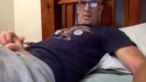 deanofflove2210 online show from 12.21.24
