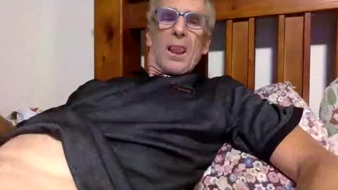 deanofflove2210 online show from 02.27.25