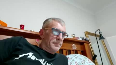 deanofflove221000 online show from 01.18.25