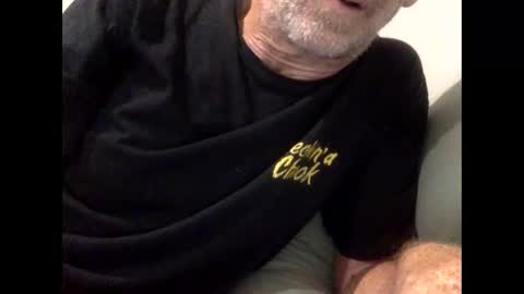 deanofflove221000 online show from 12.14.25