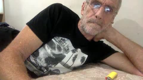 deanofflove221000 online show from 04.21.26