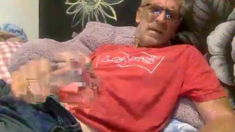 deanofflove221000 online show from 04.28.26