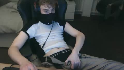 Snapshot of deanparkerx chatting on 10.25.25 Dean online show from 10.25.25