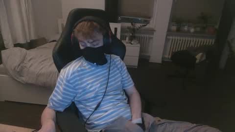 Snapshot of deanparkerx chatting on 10.31.25 Dean online show from 10.31.25