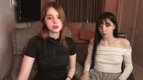 Snapshot of dear_helga chatting on 02.14.25 dear_helga online show from 02.14.25