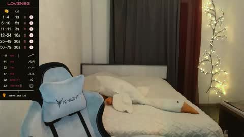 Snapshot of dear_helga chatting on 09.19.25 dear_helga online show from 09.19.25