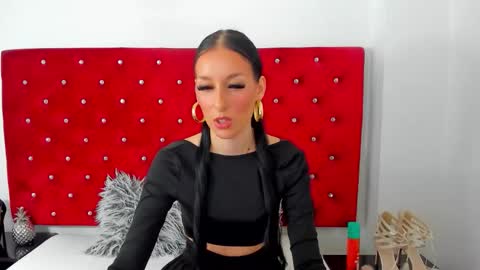 Snapshot of dearjasmine chatting on 10.10.25 Jasmine online show from 10.10.25