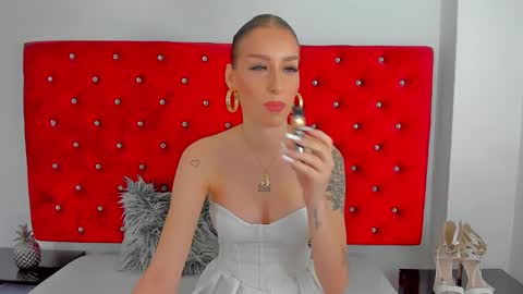 Snapshot of dearjasmine chatting on 11.24.25 Jasmine online show from 11.24.25